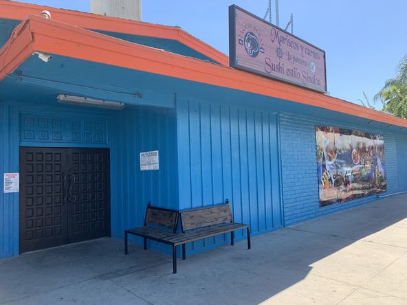 Restaurant For Lease off of HWY 198 - Includes All Equipment : 4545 West Noble Avenue, Visalia, CA 93277